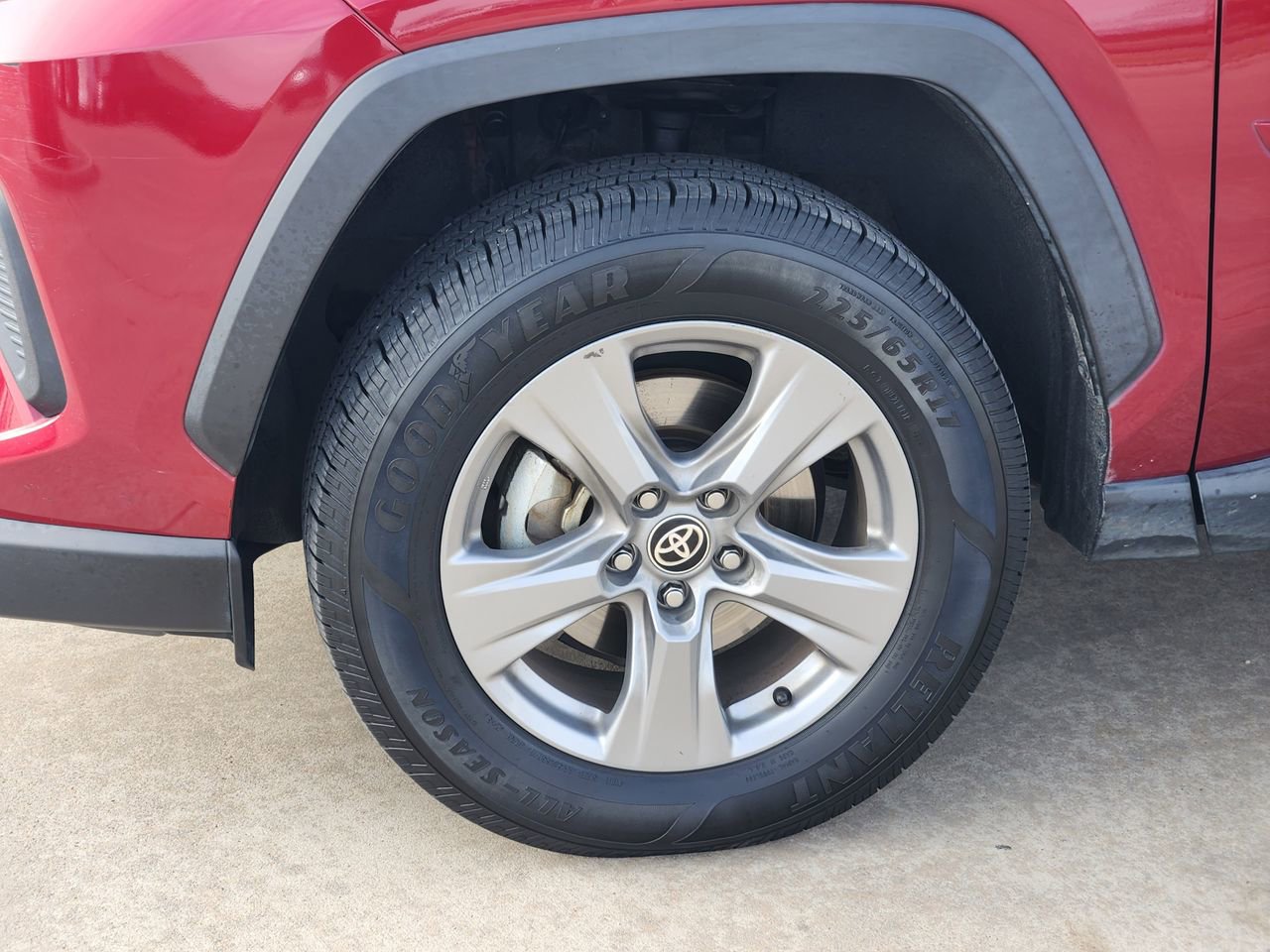 Used 2022 Toyota RAV4 XLE w/ Convenience Package image 11