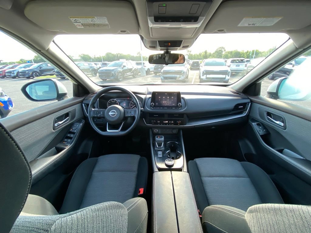 Used 2023 Nissan Rogue SV AWD/4WD image 21