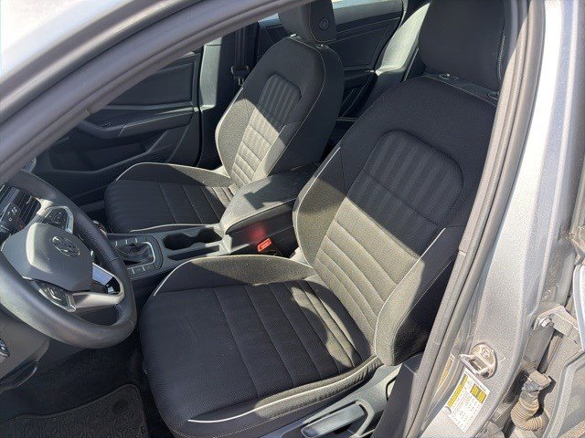 Used 2024 Volkswagen Jetta Sport image 13