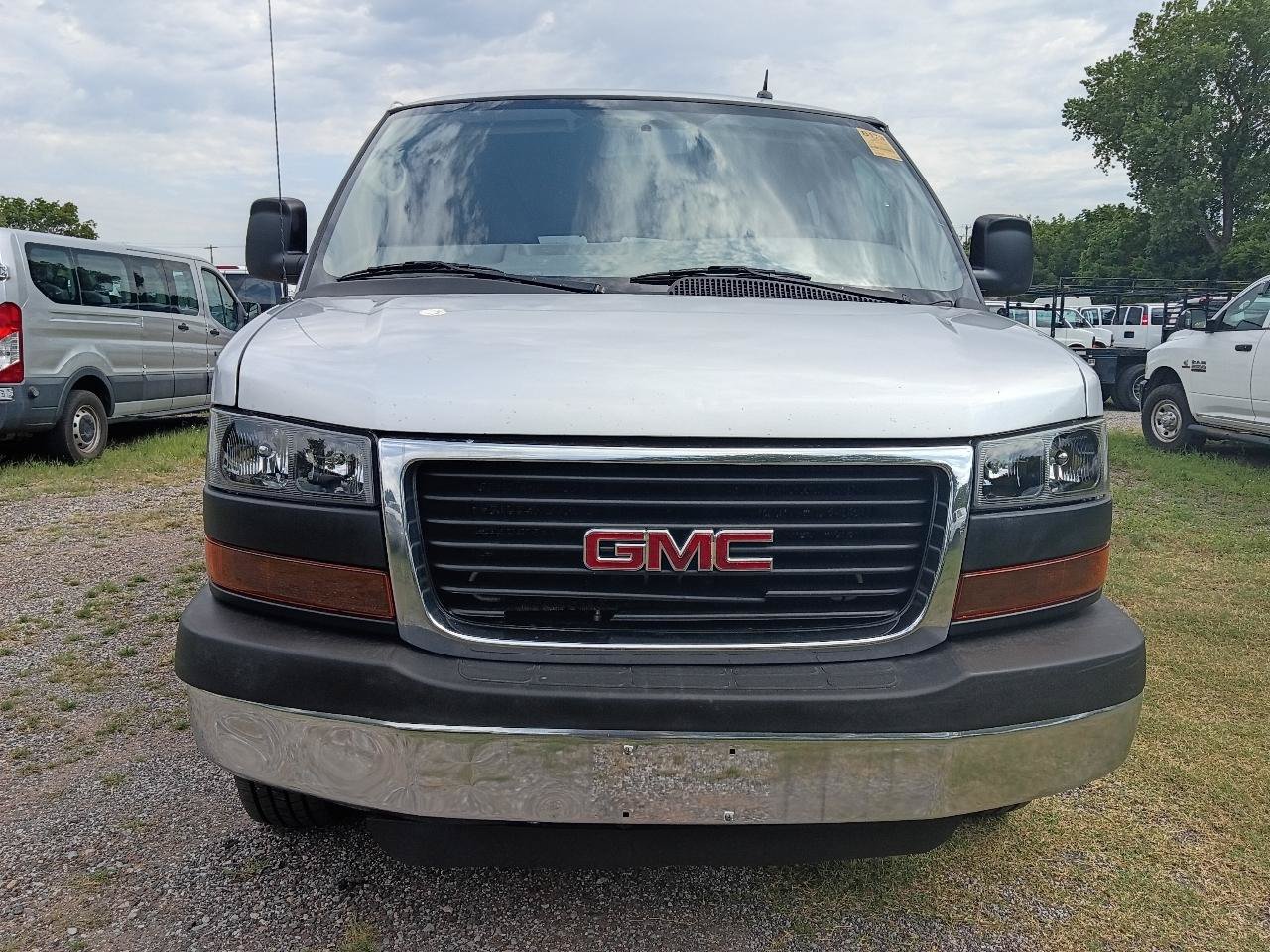 Used 2014 GMC Savana 3500 LS w/ Chrome Appearance Package RWD image 2