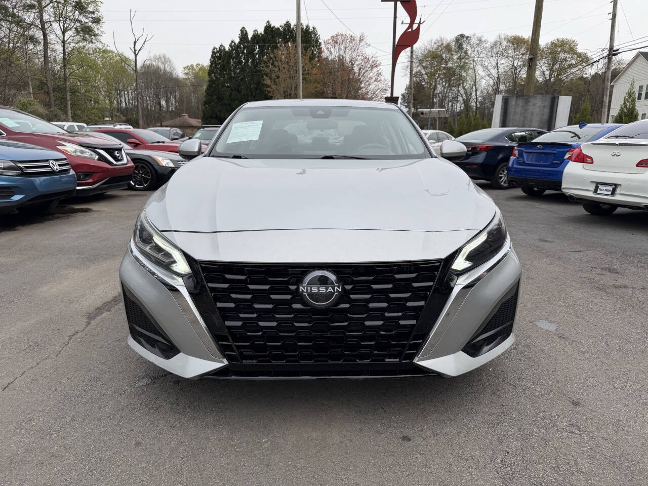 Used 2023 Nissan Altima 2.5 SV FWD image 3
