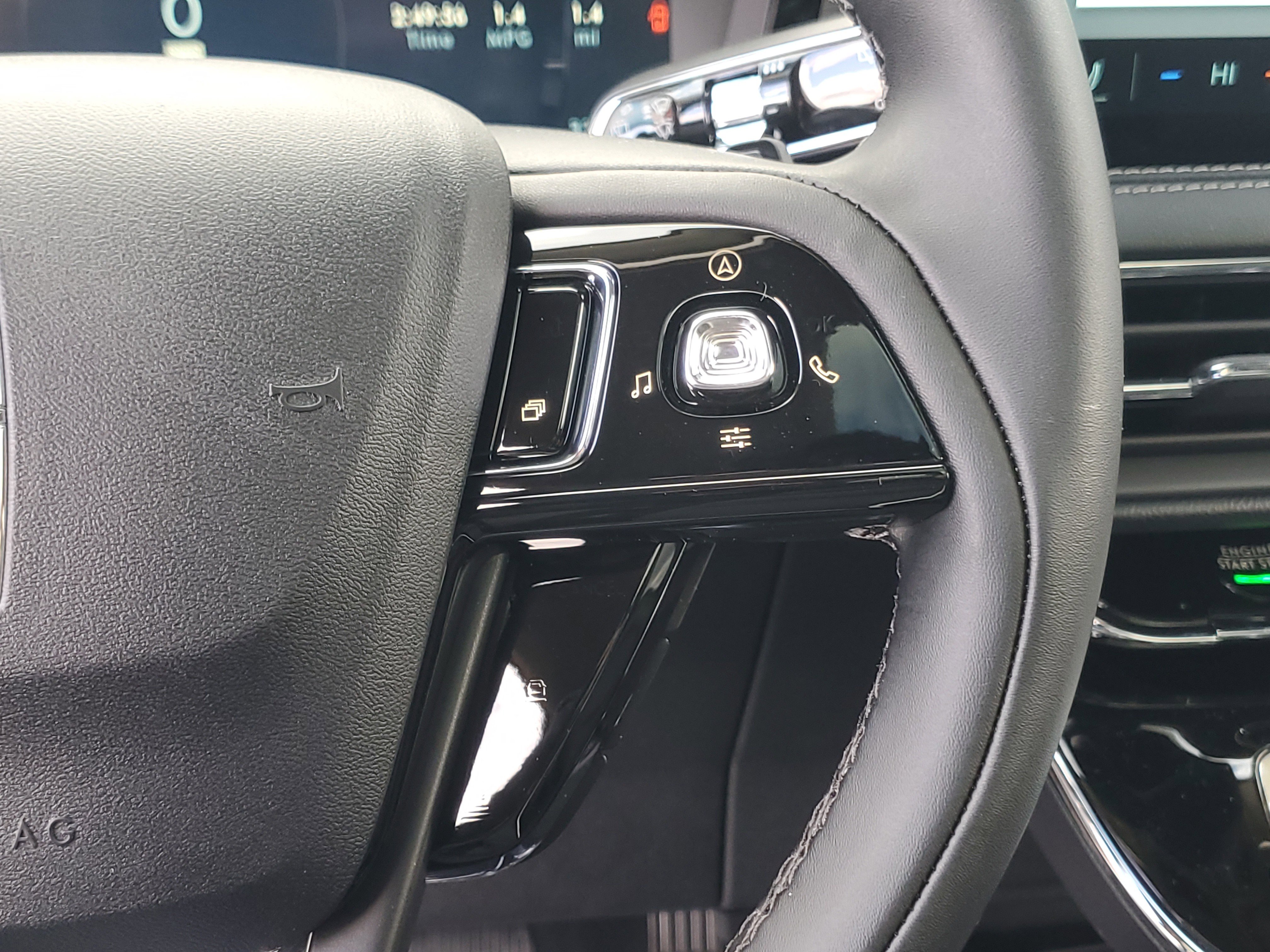 New 2026 Lincoln Corsair Premiere image 18