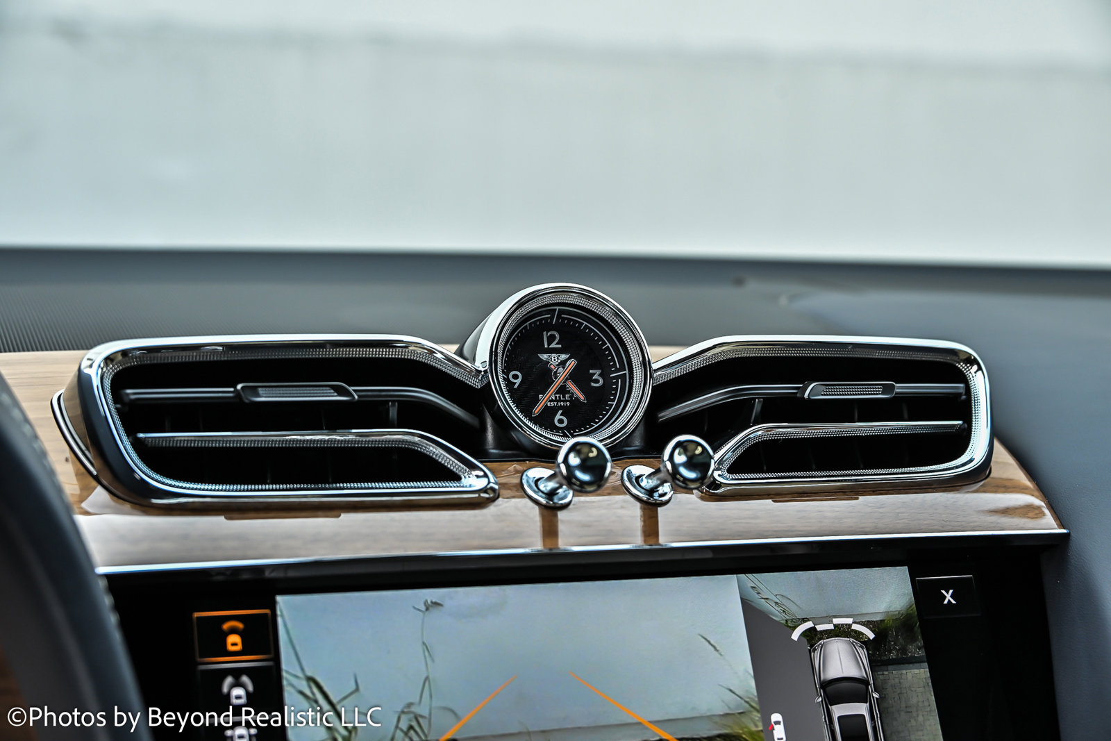 Certified 2023 Bentley Bentayga Extended Wheelbase image 45