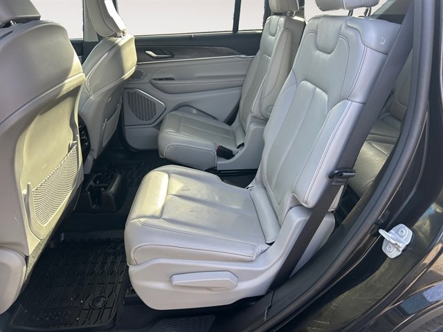 Used 2023 Jeep Grand Cherokee L Overland w/ Luxury Tech Group IV image 13