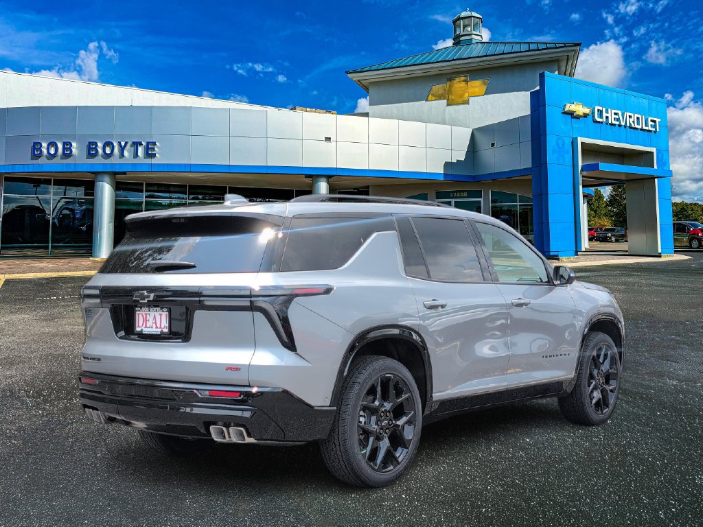 New 2026 Chevrolet Traverse RS w/ LPO, Floor Liner Package FWD image 7