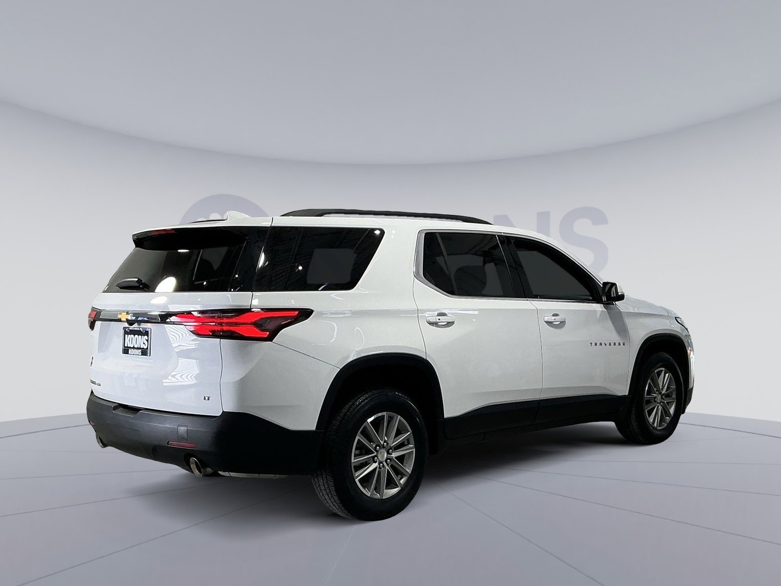 Used 2023 Chevrolet Traverse LT image 16