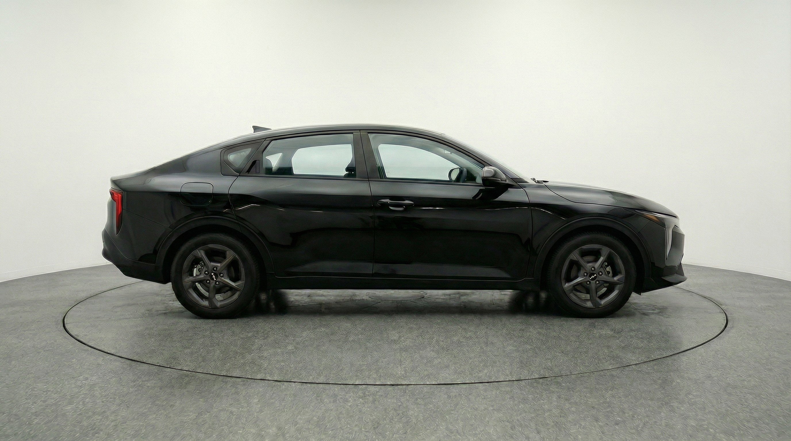 Used 2025 Kia K4 FWD image 11