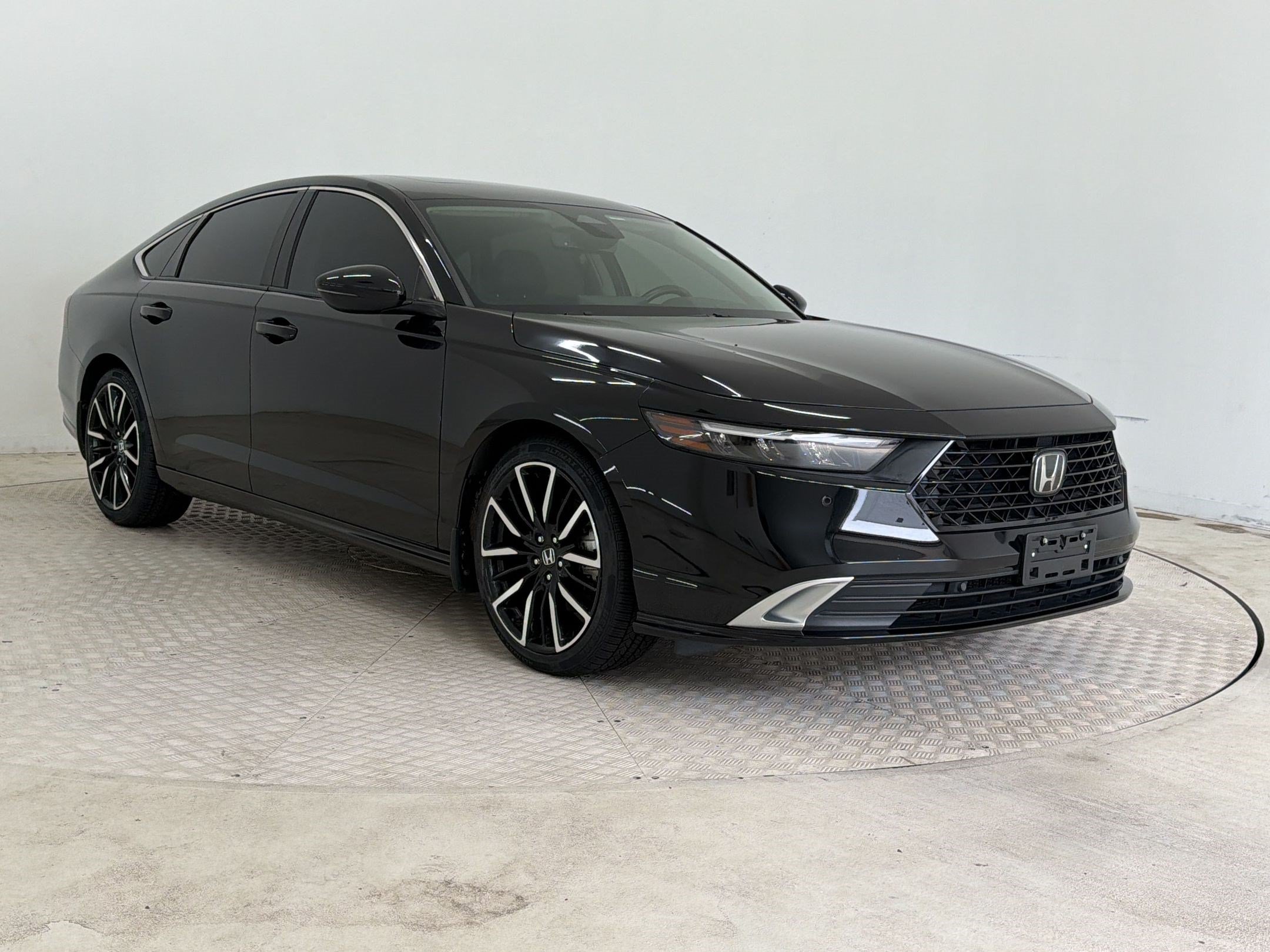 Used 2023 Honda Accord Touring image 7