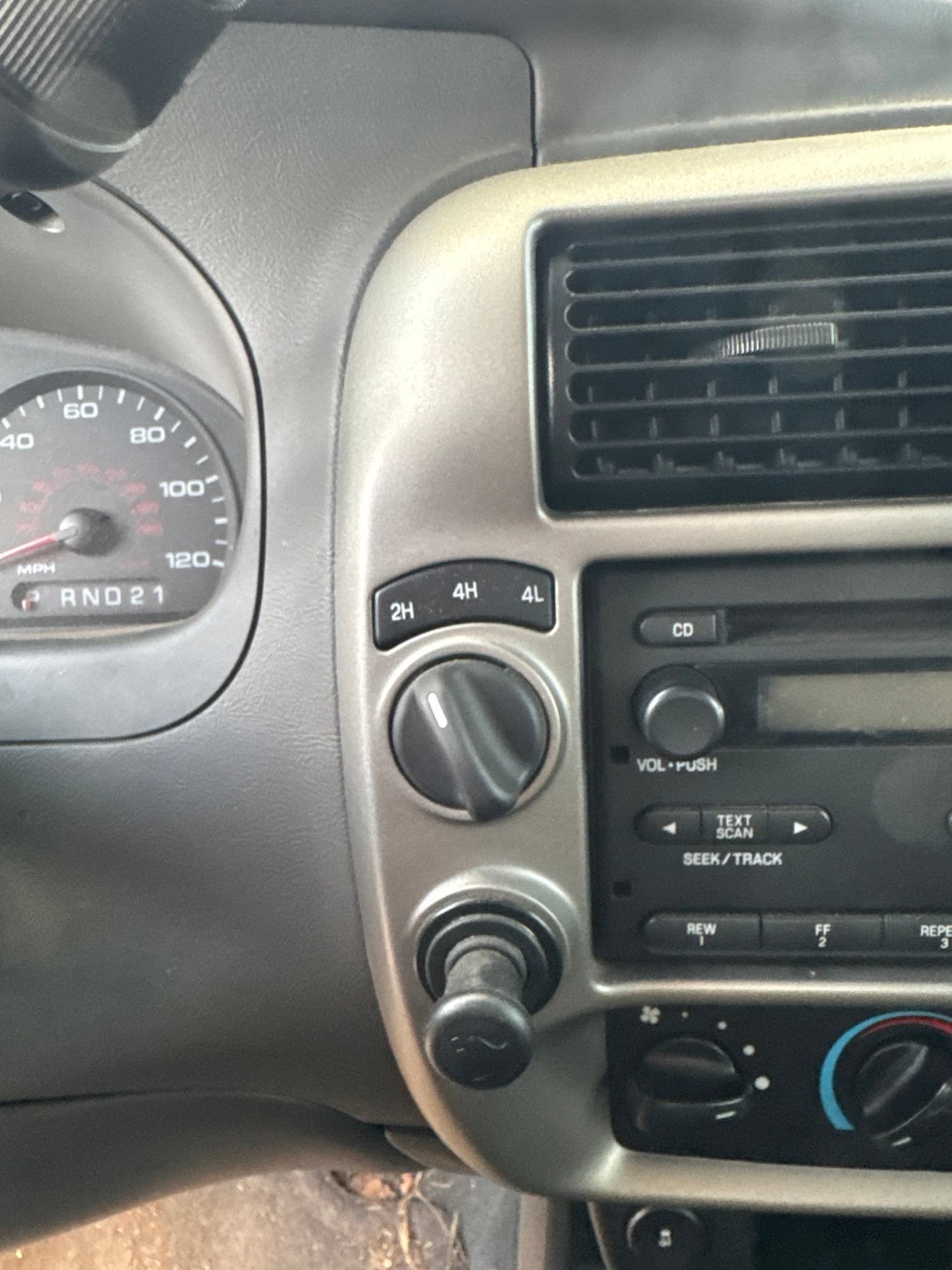 Used 2010 Ford Ranger XLT AWD/4WD image 11