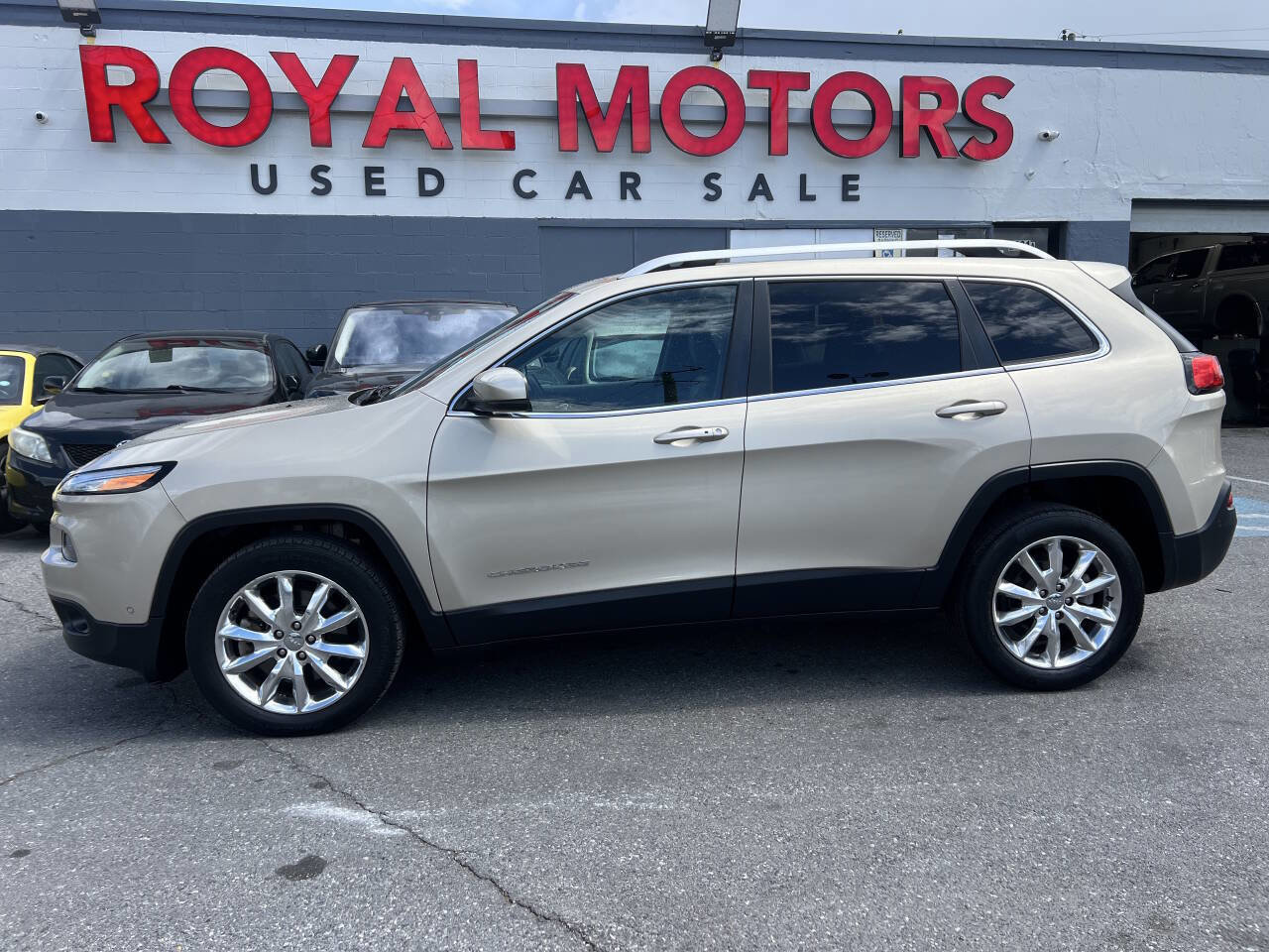 Used 2014 Jeep Cherokee Limited w/ Technology Group image 16