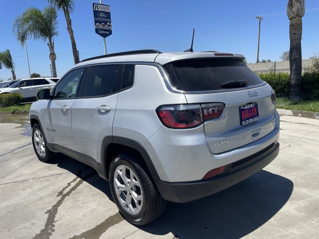 Used 2024 Jeep Compass Latitude AWD/4WD image 6