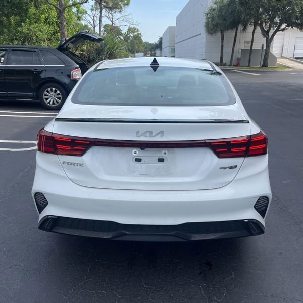 Used 2022 Kia Forte GT-Line FWD image 11