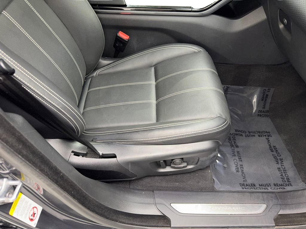 Used 2022 Land Rover Range Rover Velar R-Dynamic S image 44