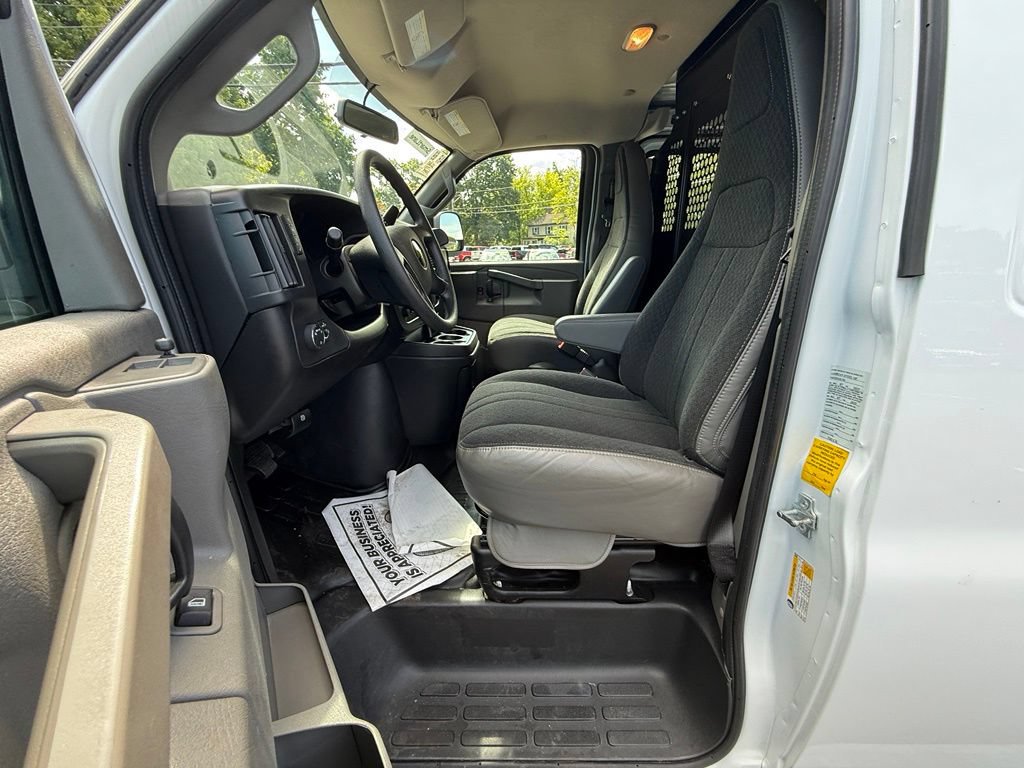 Used 2025 Chevrolet Express 2500 w/ Driver Convenience Package RWD image 14