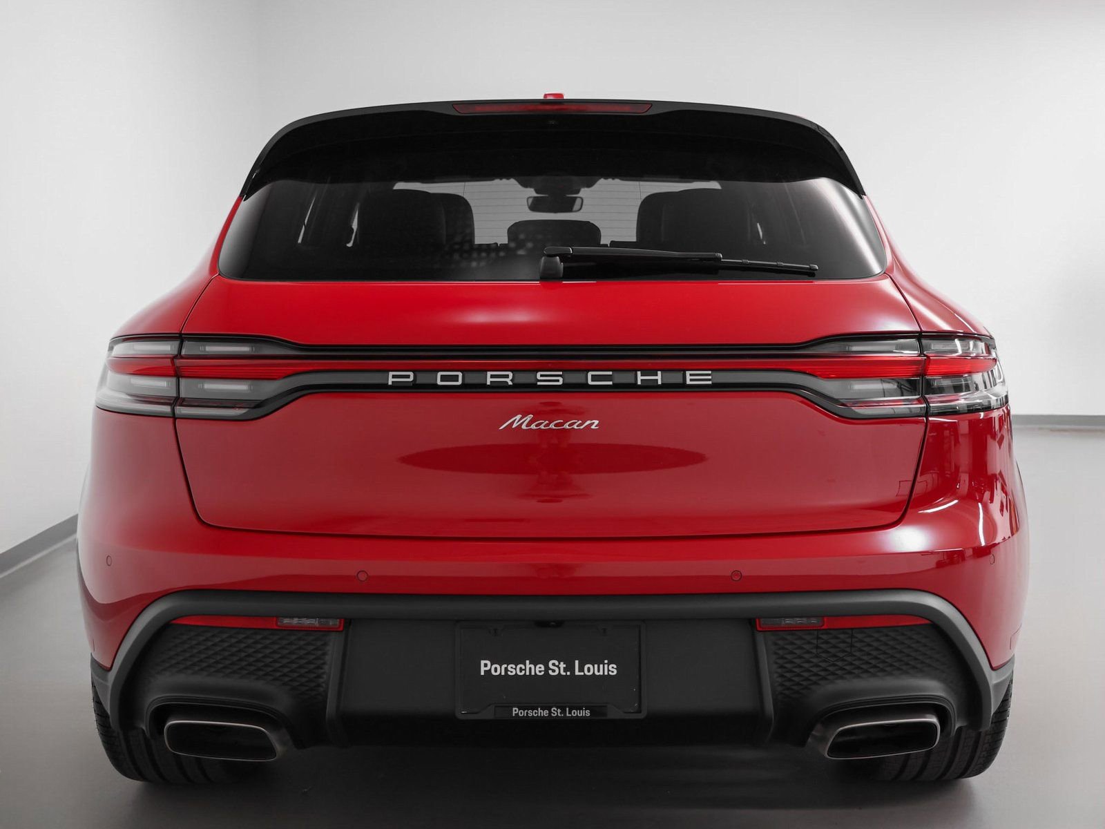 Certified 2025 Porsche Macan image 11