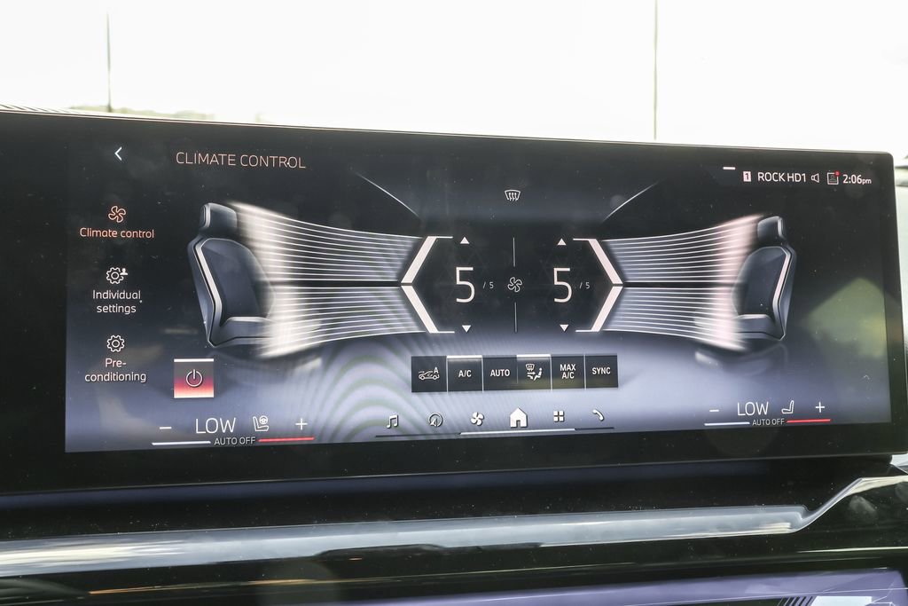 Used 2024 BMW i5 eDrive40i w/ M Sport Package image 42