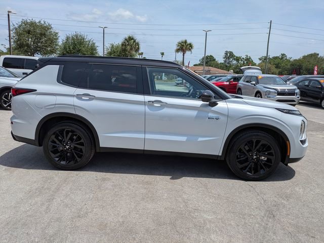 New 2025 Mitsubishi Outlander SEL Black Edition image 3