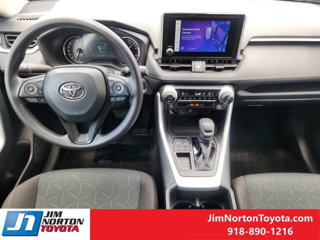 Used 2025 Toyota RAV4 XLE FWD image 26