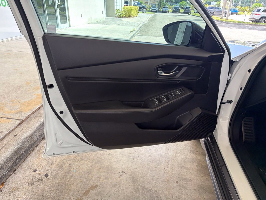 Used 2023 Honda Accord Sport image 32