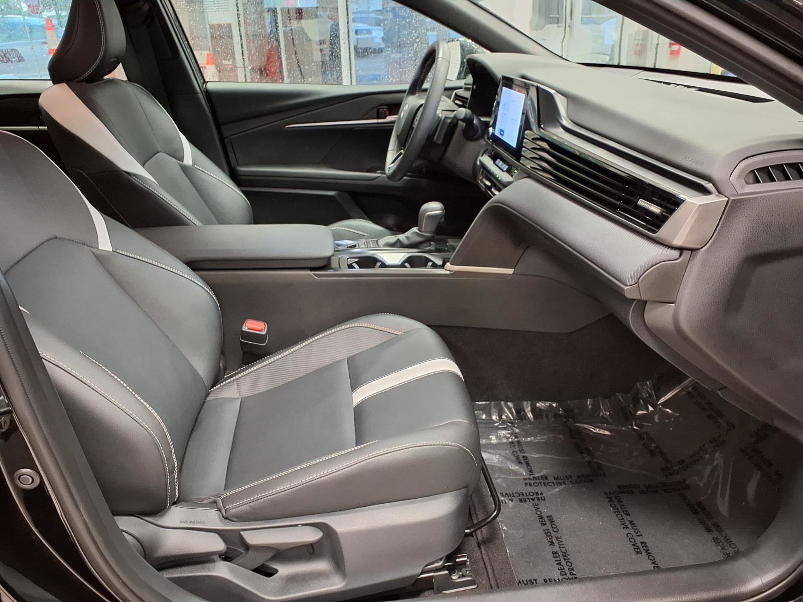 Used 2025 Toyota Camry SE FWD image 10