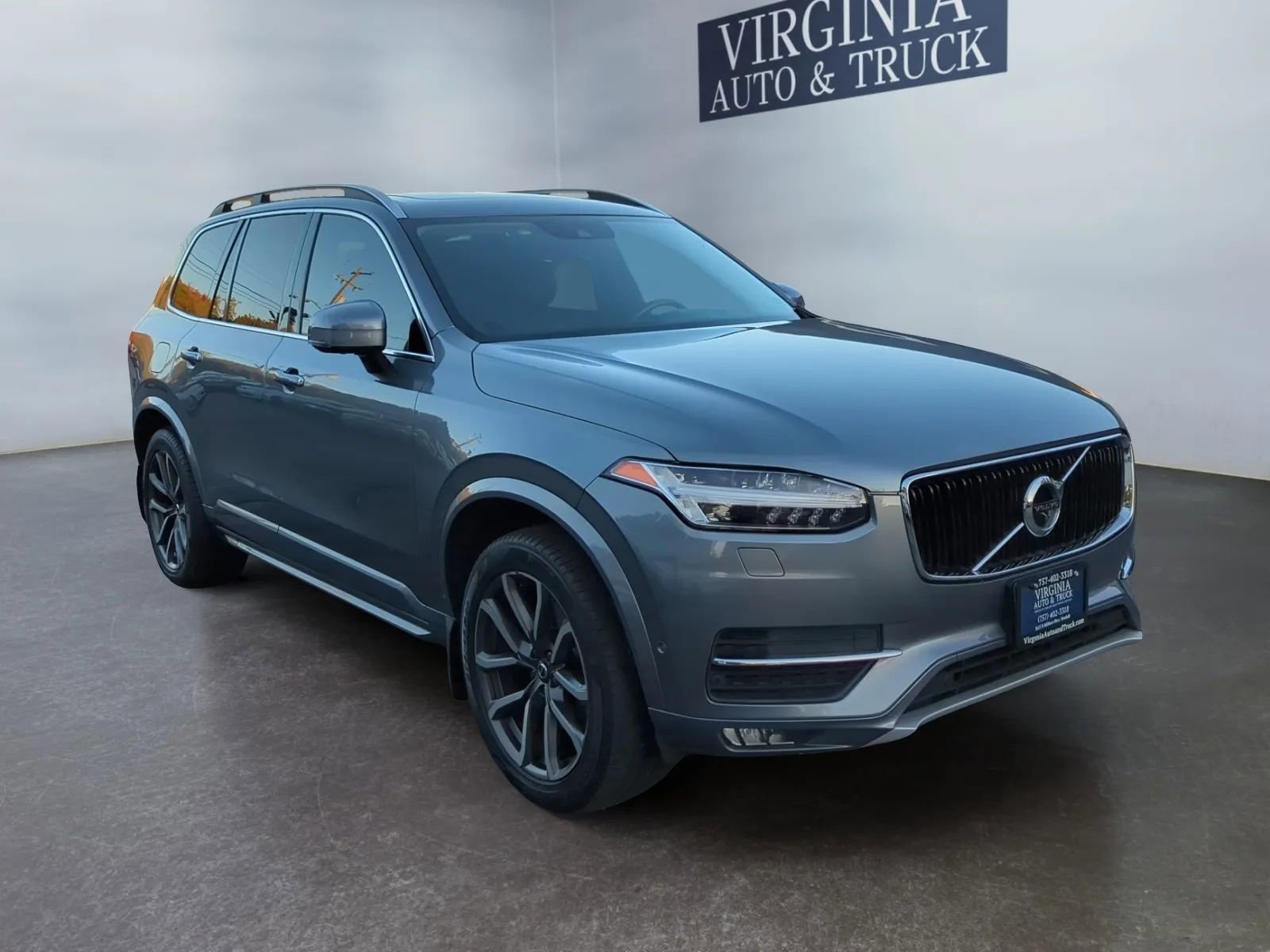Used 2018 Volvo XC90 T6 Momentum w/ Convenience Package image 5