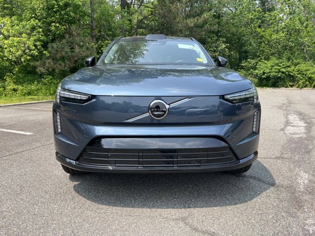 New 2025 Volvo EX90 Plus image 2