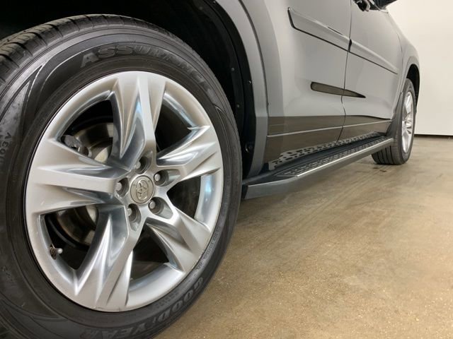 Used 2014 Toyota Highlander Limited image 9