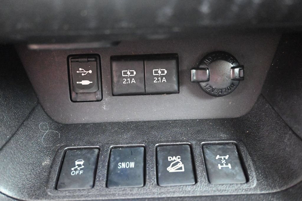 Used 2017 Toyota Highlander SE AWD/4WD image 24