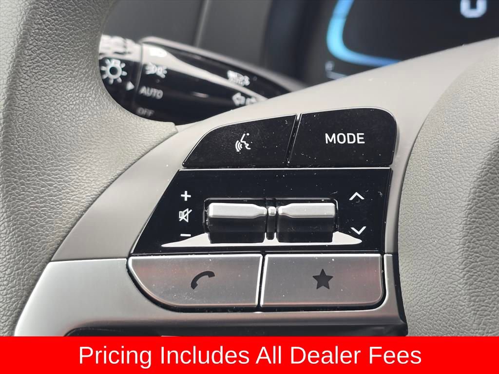 Certified 2024 Hyundai Elantra SE FWD image 21