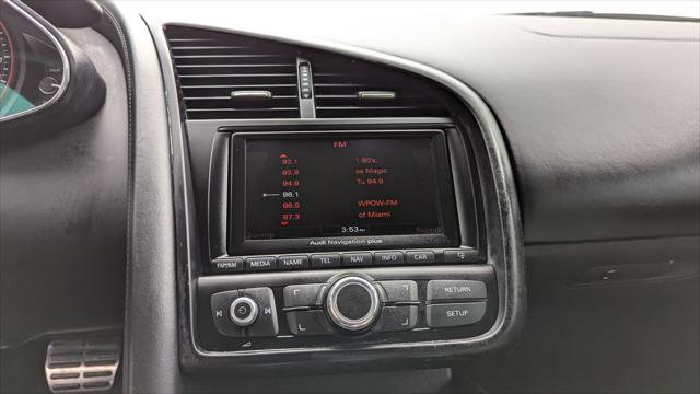 Used 2011 Audi R8 V10 w/ Enhanced Leather Pkg image 18