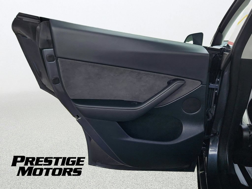 Used 2023 Tesla Model Y Long Range AWD/4WD image 24