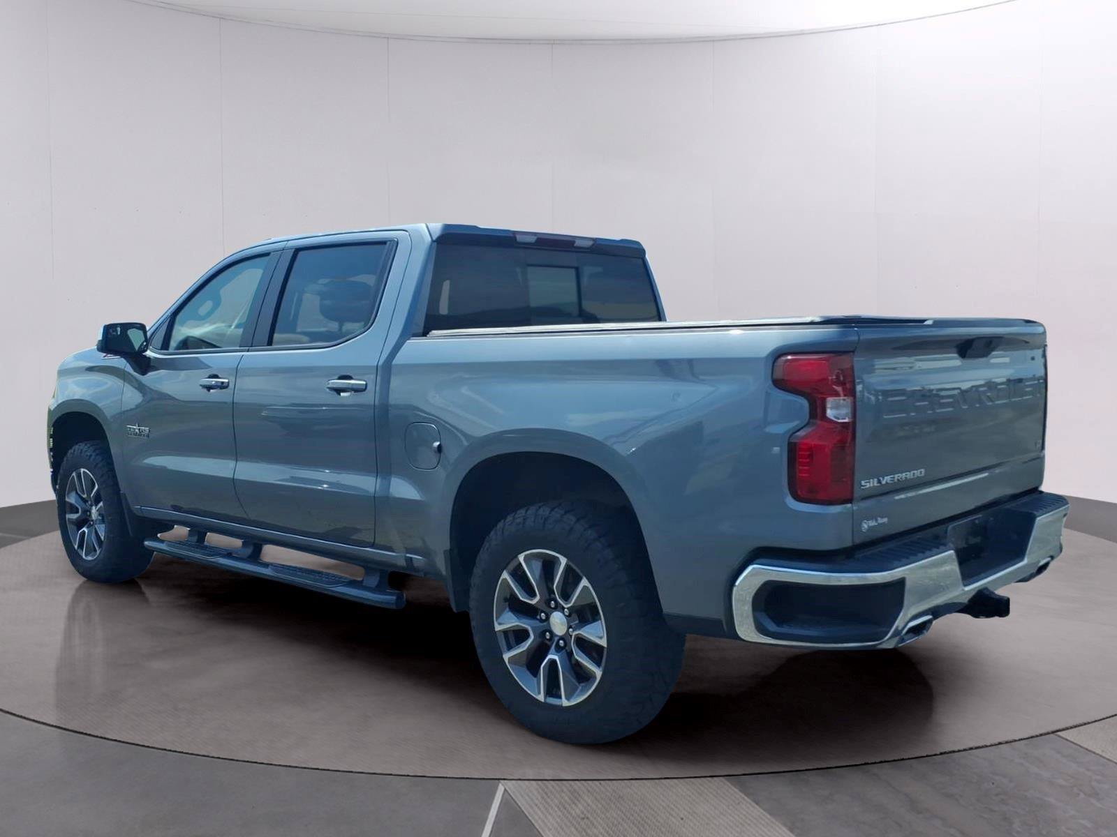 Used 2021 Chevrolet Silverado 1500 LT w/ Texas Edition Plus AWD/4WD image 3