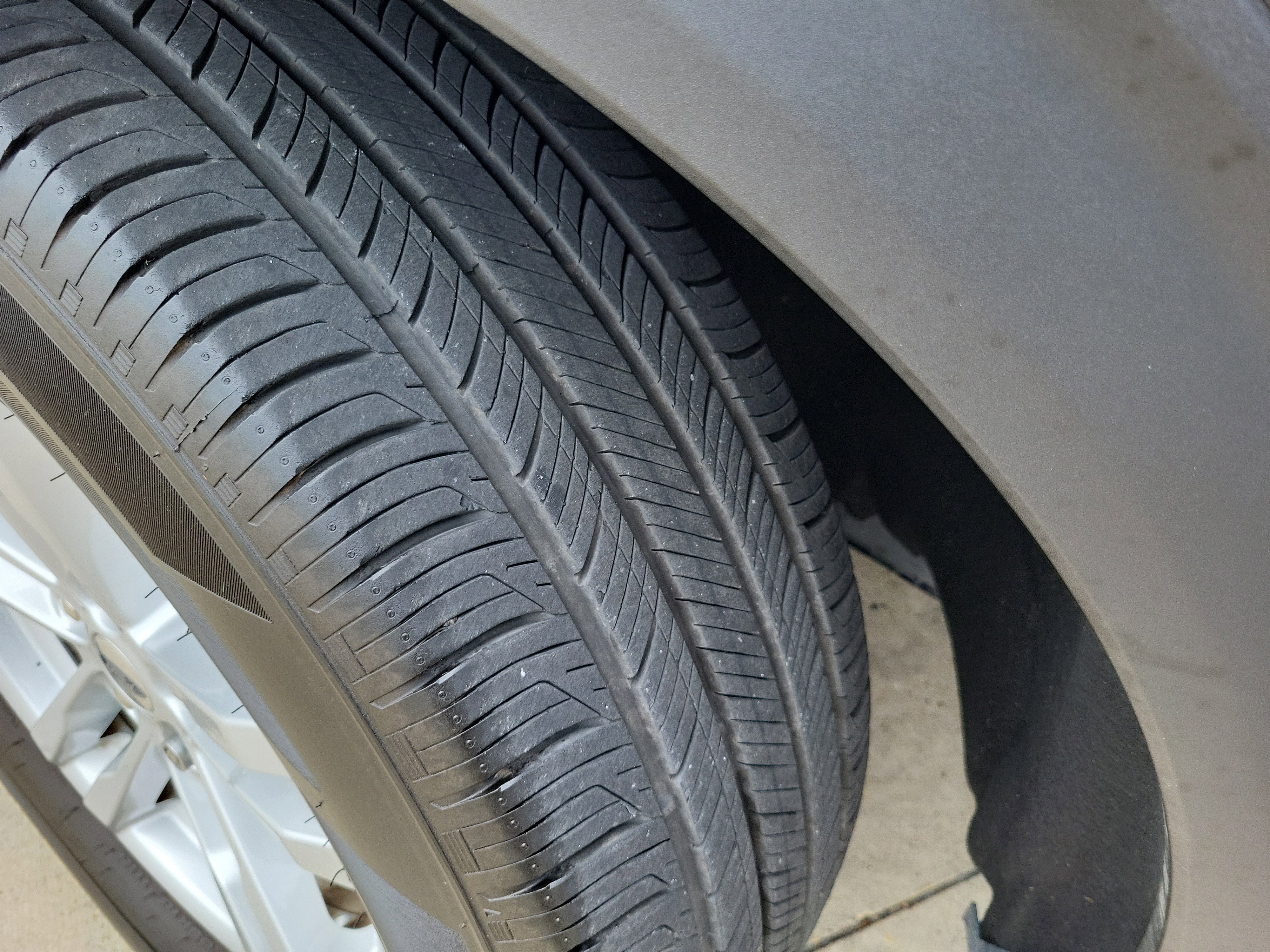 Used 2024 Ford Explorer XLT w/ Equipment Group 202A image 28