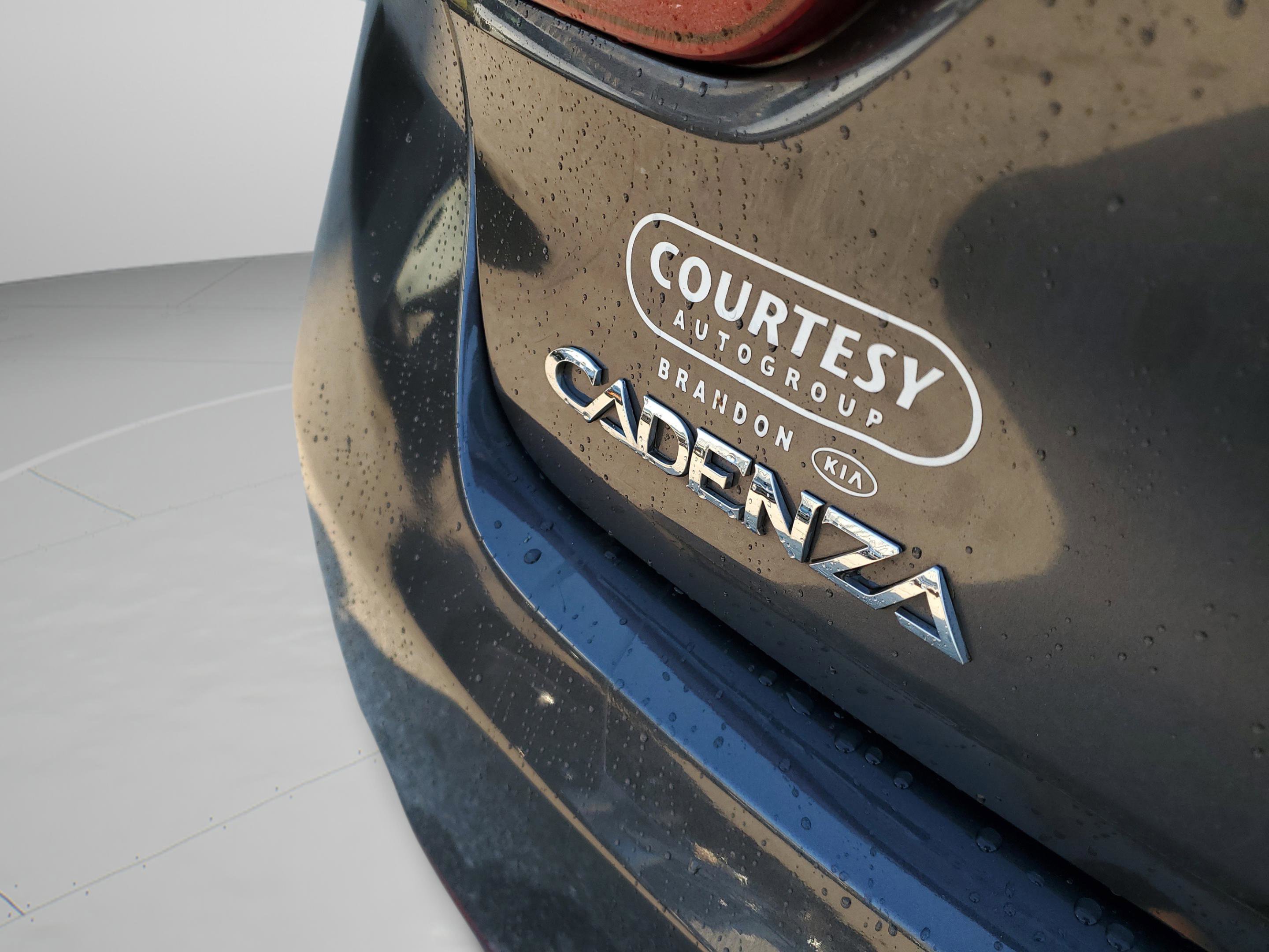 Certified 2018 Kia Cadenza Premium image 8