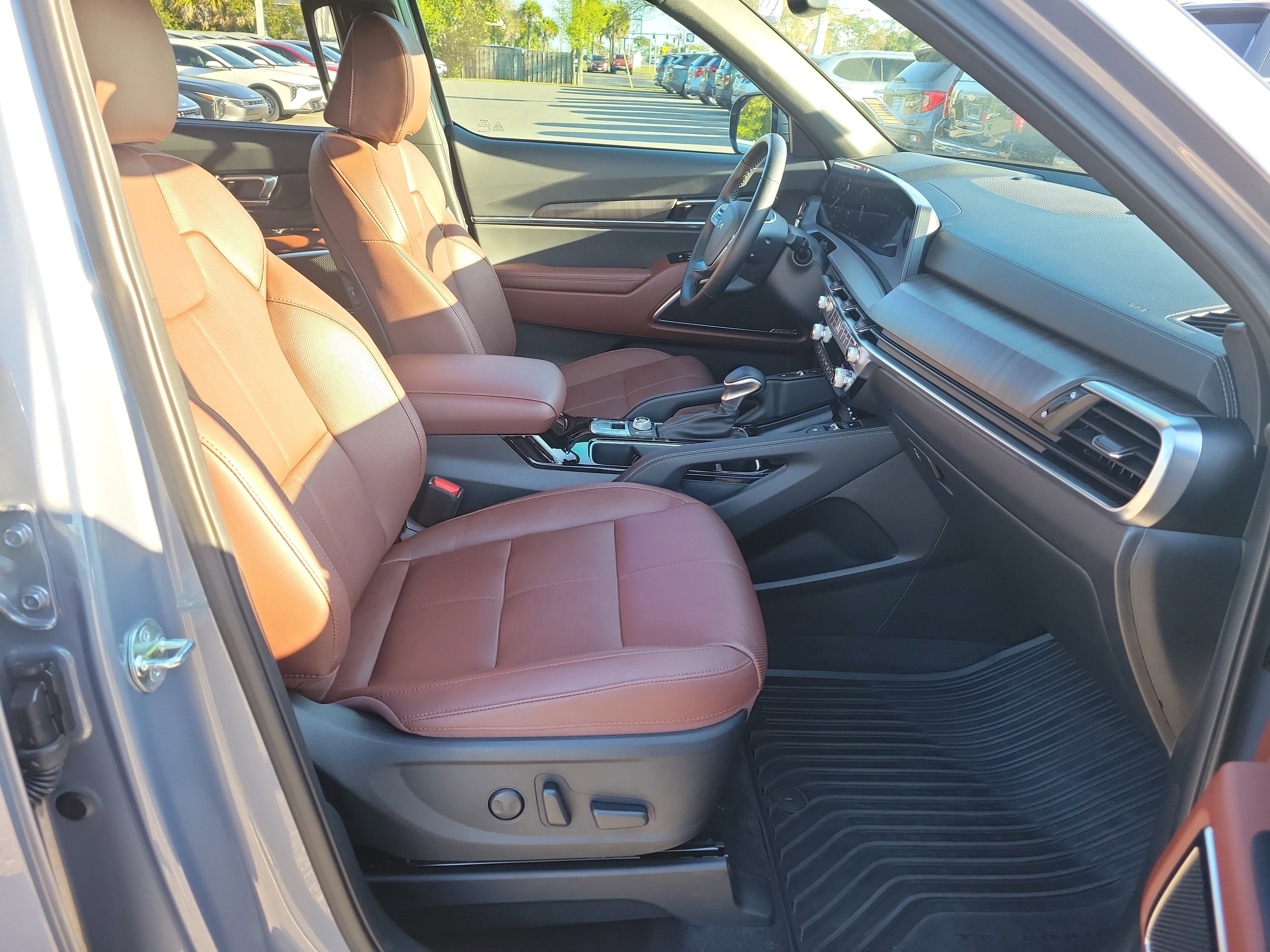 Used 2023 Kia Telluride SX image 7