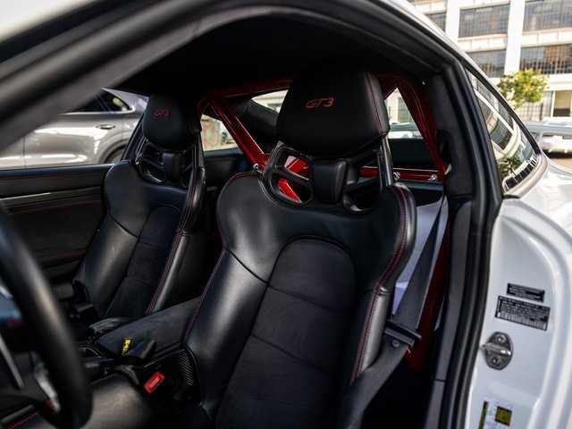 Used 2015 Porsche 911 GT3 w/ Carbon Interior Package image 5