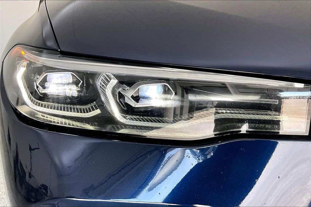 Used 2022 BMW X7 xDrive40i w/ M Sport Package image 36