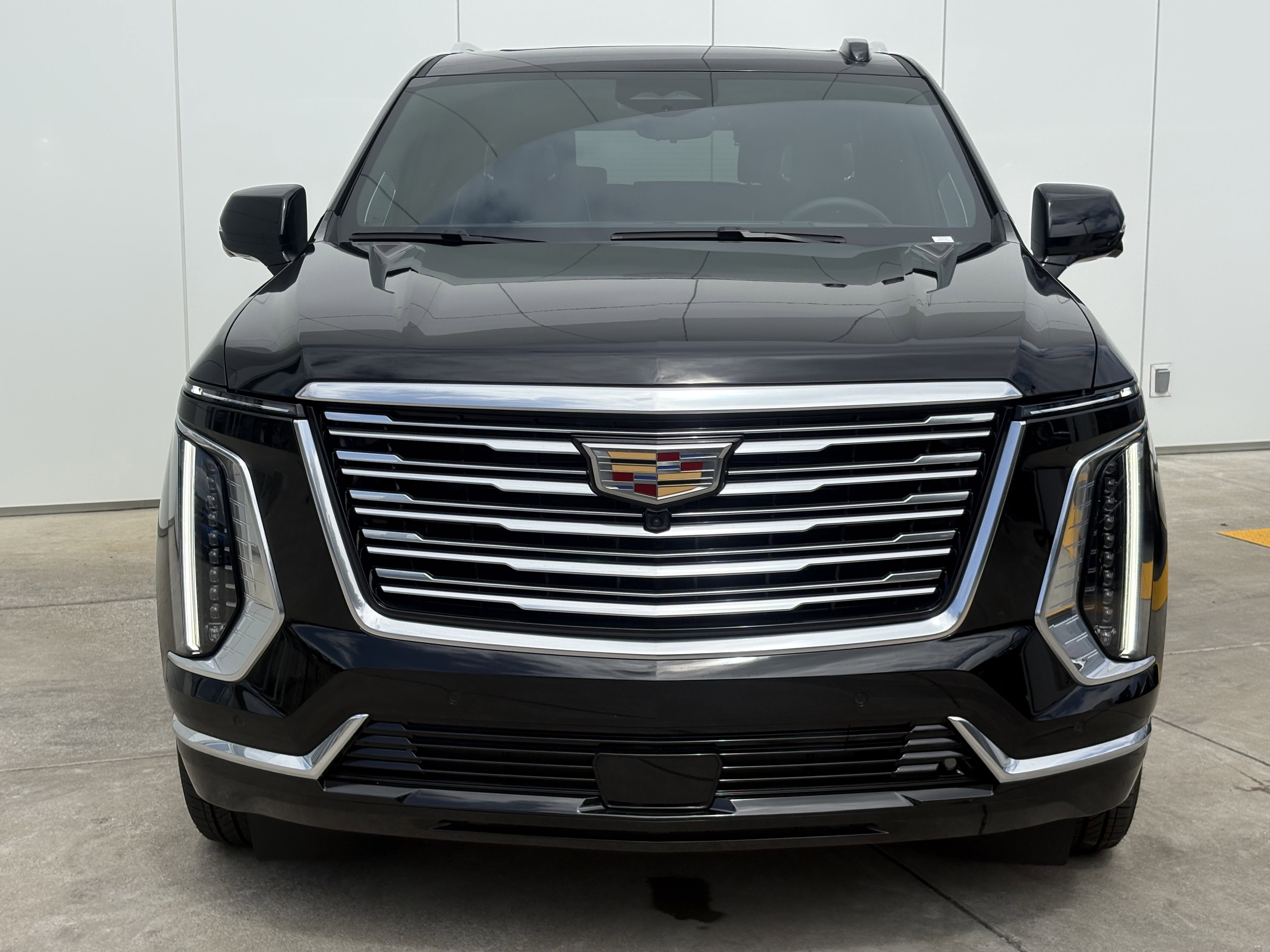 Certified 2025 Cadillac Escalade Premium Luxury Platinum AWD/4WD image 3