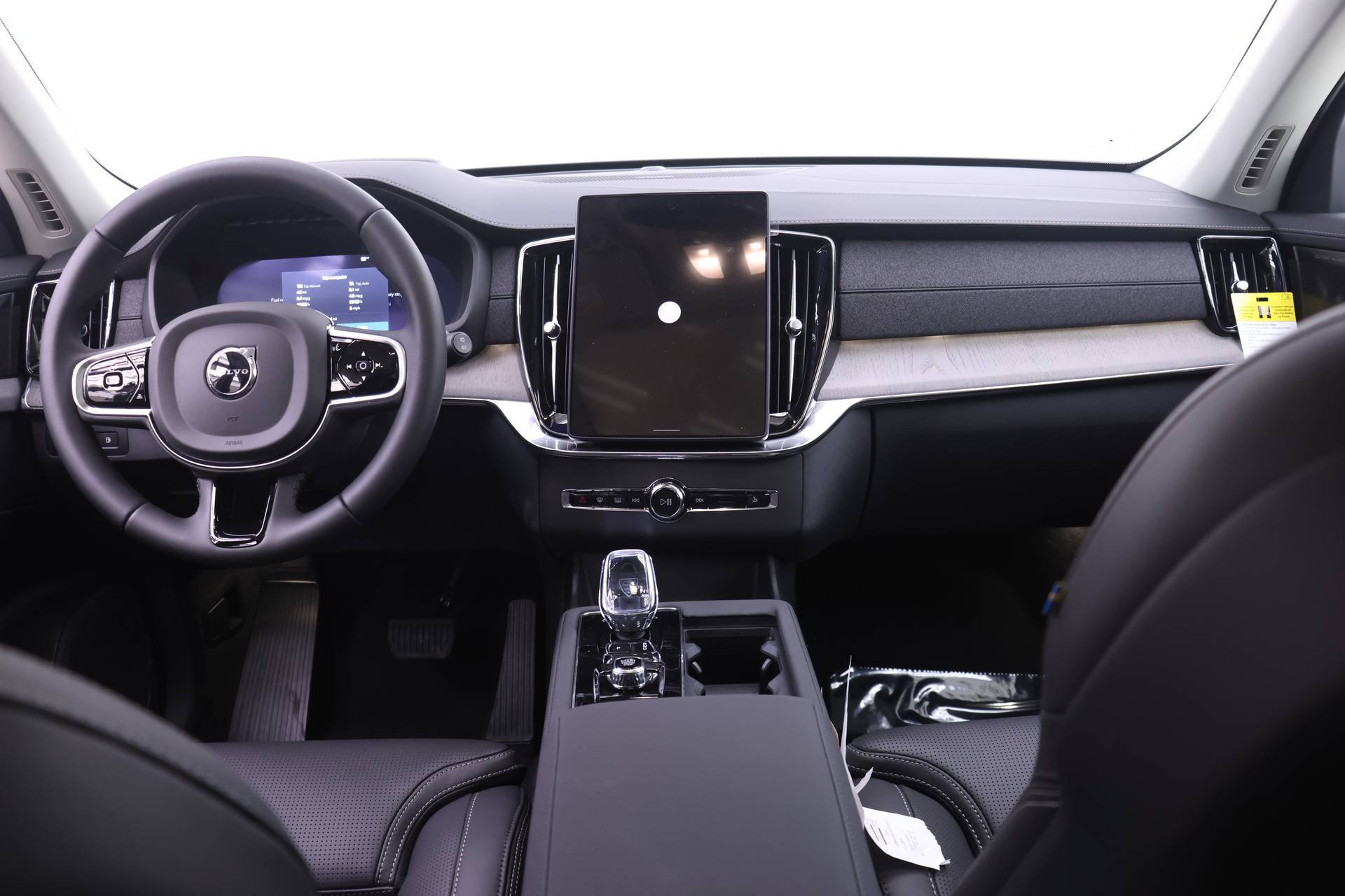 New 2026 Volvo XC90 T8 Ultra w/ Protection Package Premier AWD/4WD image 8