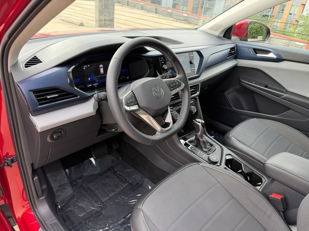 Certified 2023 Volkswagen Taos SE w/ Panoramic Sunroof Package AWD/4WD image 8