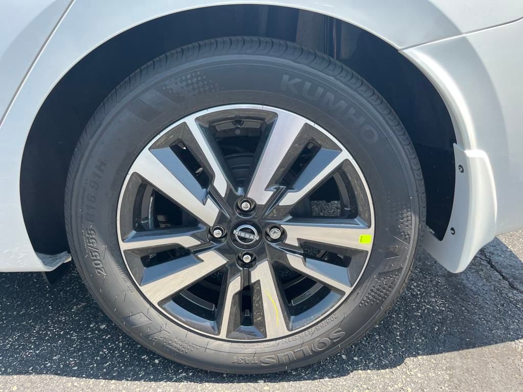 New 2025 Nissan Versa SV w/ Trunk Package image 10