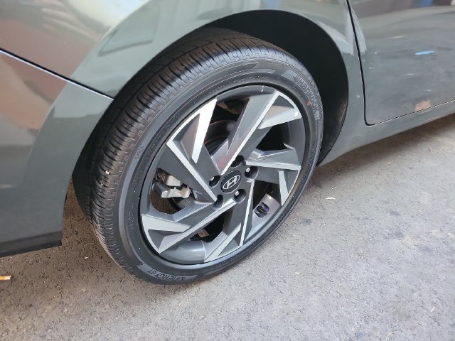 Used 2025 Hyundai Elantra Limited FWD image 36