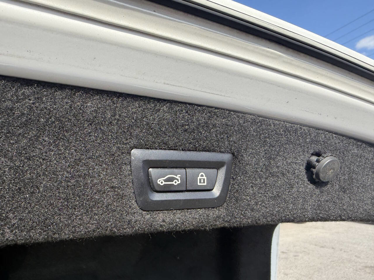 Used 2019 BMW 740i xDrive w/ Executive Package image 15