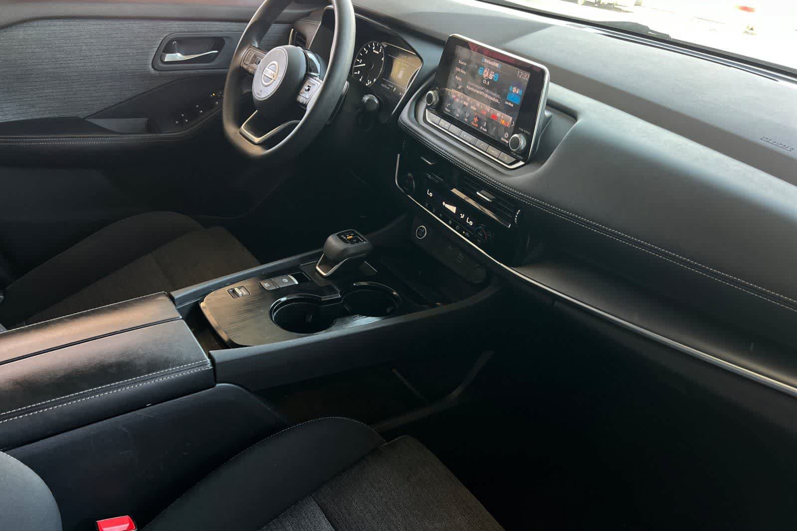 Used 2021 Nissan Rogue SV FWD image 17