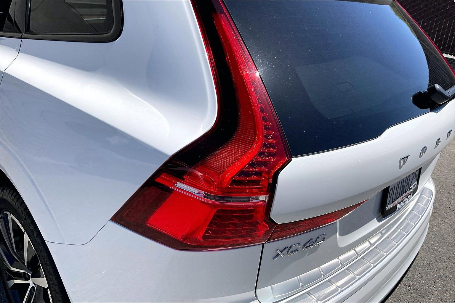 Used 2024 Volvo XC60 B5 Plus w/ Protection Package Premier AWD/4WD image 28