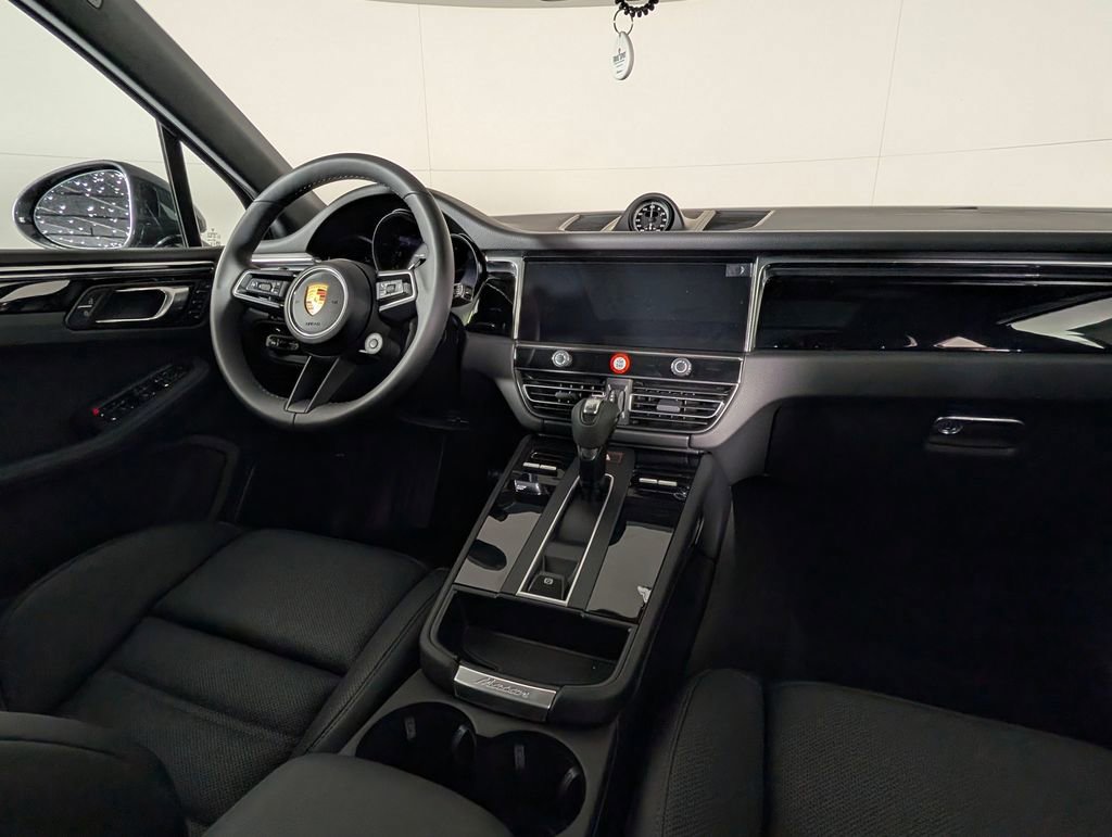 New 2026 Porsche Macan image 22