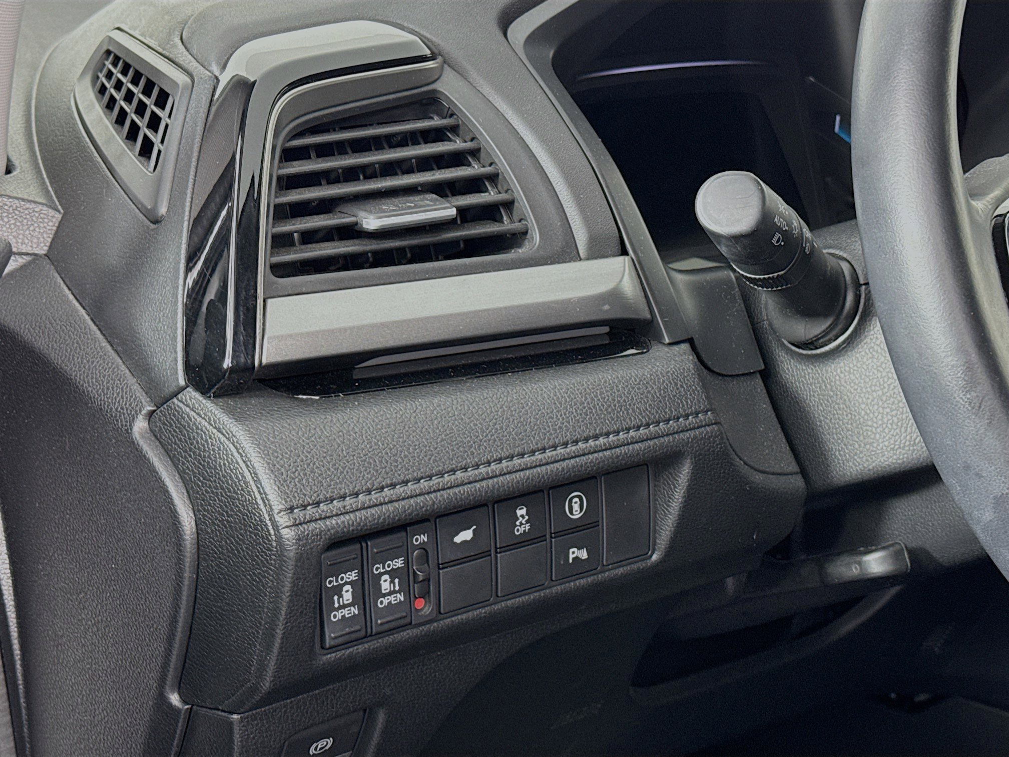 Certified 2024 Honda Odyssey Touring image 10