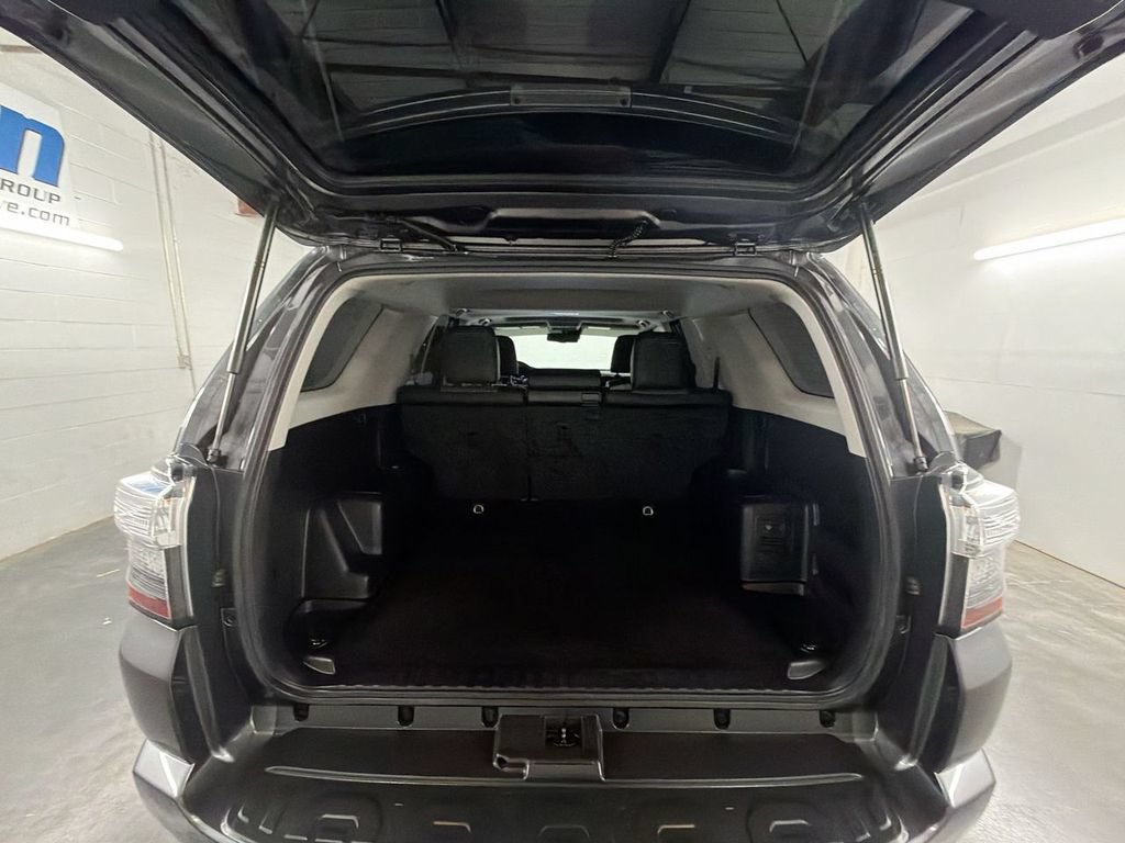 Used 2022 Toyota 4Runner SR5 Premium w/ Moonroof Package AWD/4WD image 26