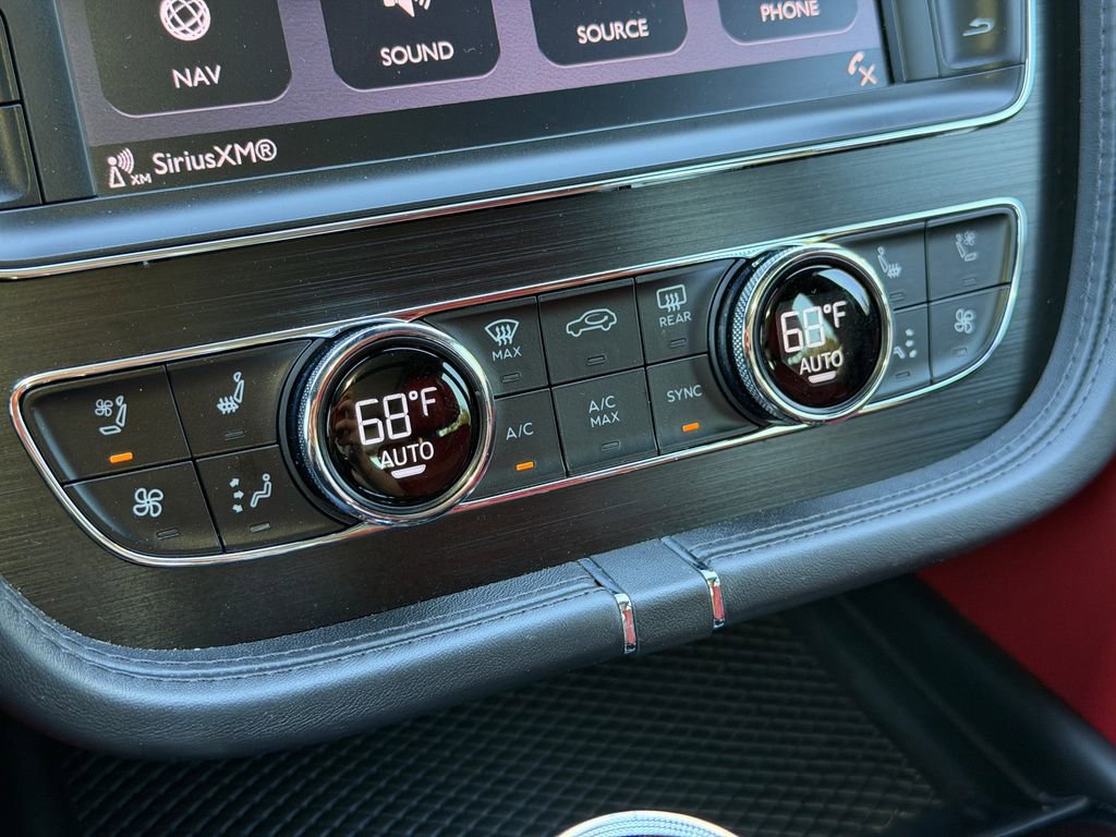 Used 2019 Bentley Bentayga AWD/4WD image 25