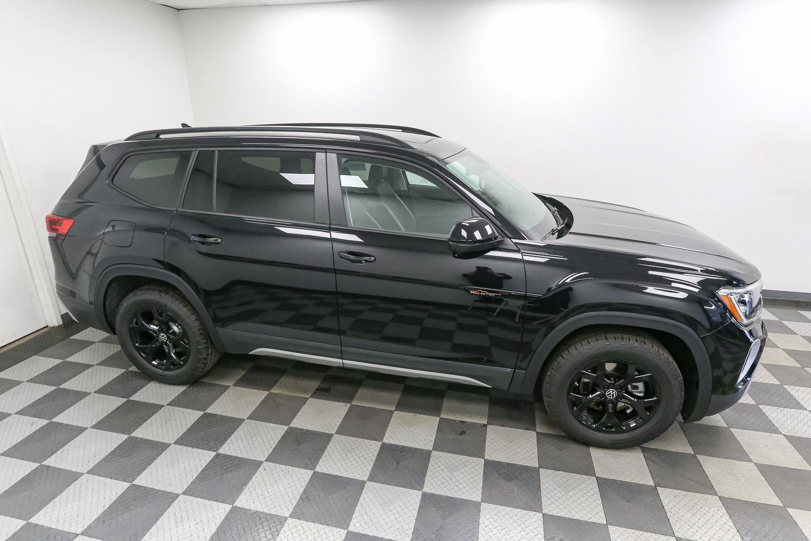 New 2026 Volkswagen Atlas Peak Edition AWD/4WD image 5